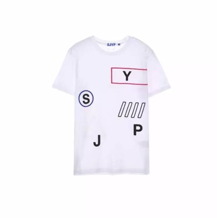 推荐几件夏天的t恤,今年夏天最流行的几件t恤