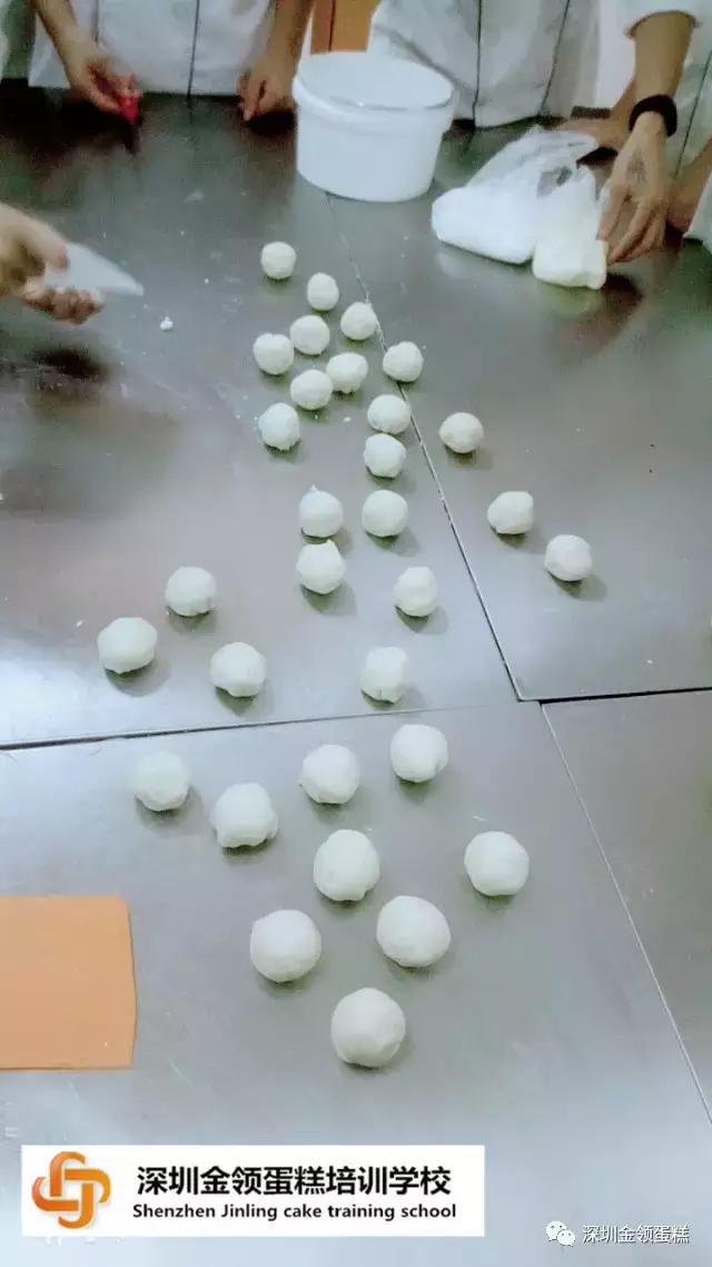 学西点好吗?有前途吗?让我们的伙伴们告诉你答案吧~|深圳学蛋糕|深圳蛋糕培训学校|深圳五大蛋糕学校|