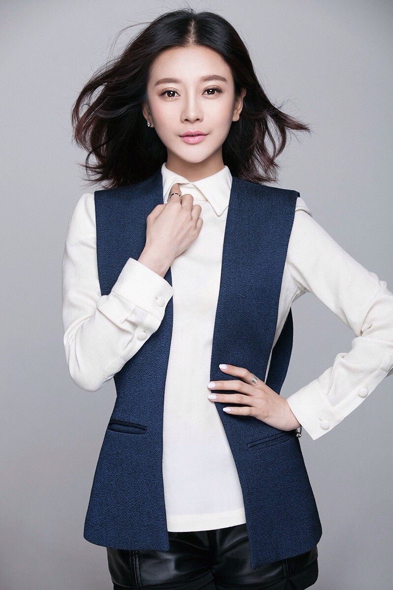 不说主持功力，就演技而言，你更看好湖南卫视那位女主持人？