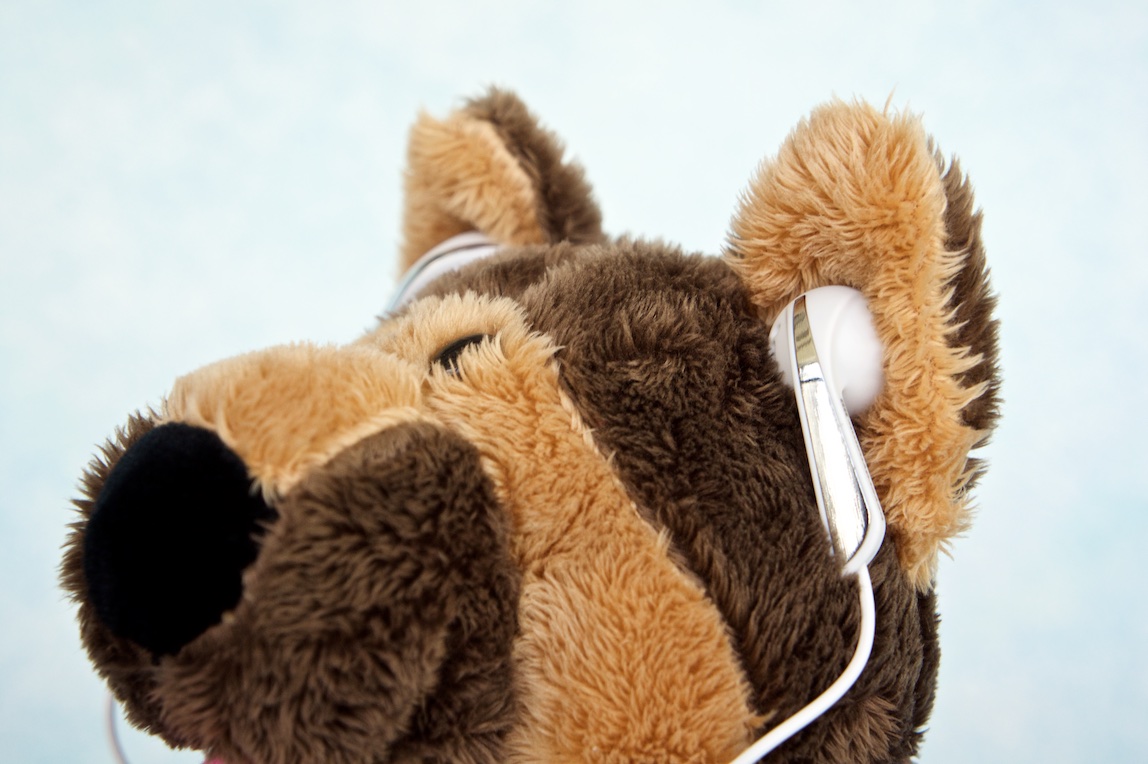 百元以下的耳机听个响,百元耳机只是听个响