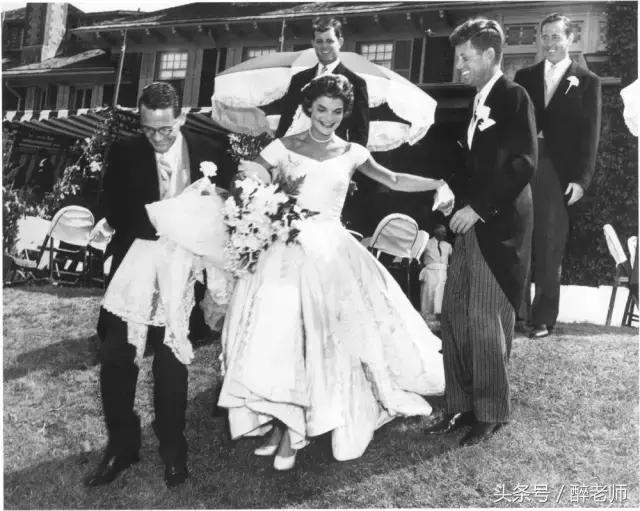 杰奎琳穿着带血的衣服,杰奎琳的眼泪音频