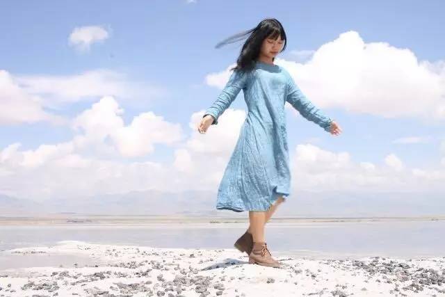 谁不是一边自信一边自卑,谁不是身负千斤重句子