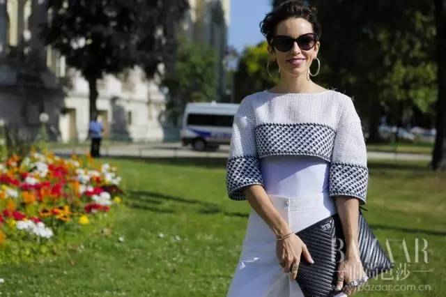 埃菲尔铁塔法国巴黎的浪漫地标,chanel秀场埃菲尔铁塔