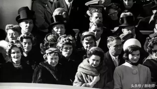 杰奎琳穿着带血的衣服,杰奎琳的眼泪音频