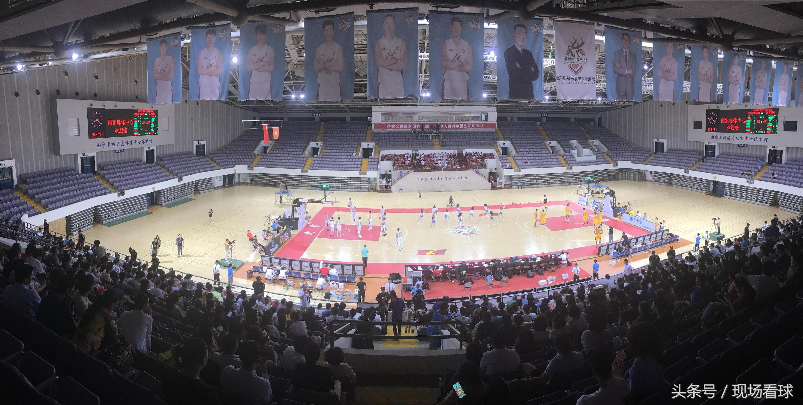 雄鹿东决主场,现场看雄鹿比赛