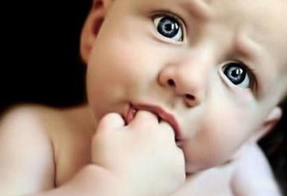 宝宝吮吸手指是什么意思,宝宝吮吸手指怎么戒掉