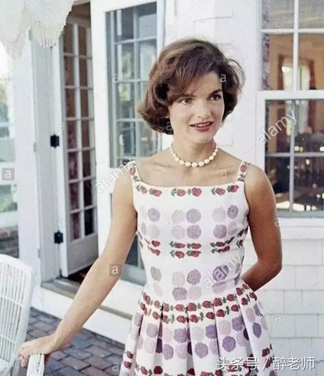 杰奎琳穿着带血的衣服,杰奎琳的眼泪音频