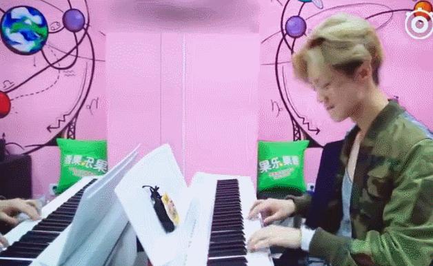 鹿晗喜欢的足球明星,鹿晗篮球球技