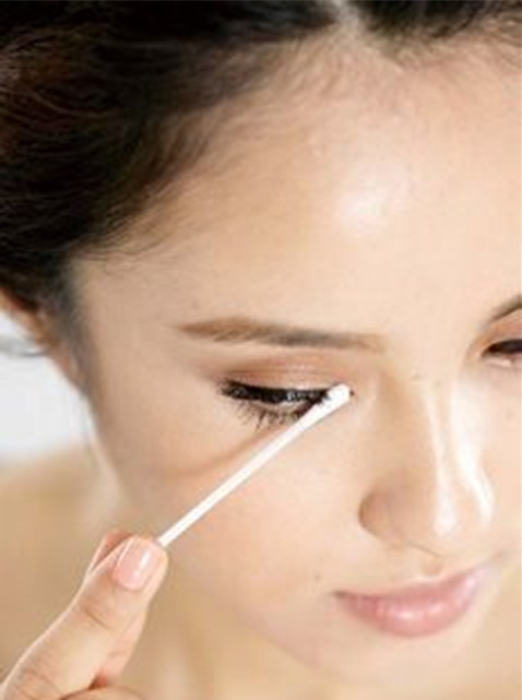 教你一招让眼睛变大的方法,用这个方法让你的眼睛暂时变大