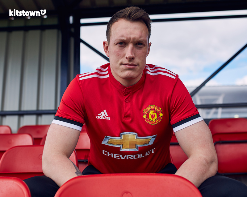 哪支球队是你的最爱,下赛季英超各队球衣