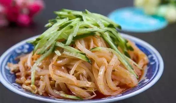 一个老外说要在1年内吃遍中国,结果5年了,还在新乡