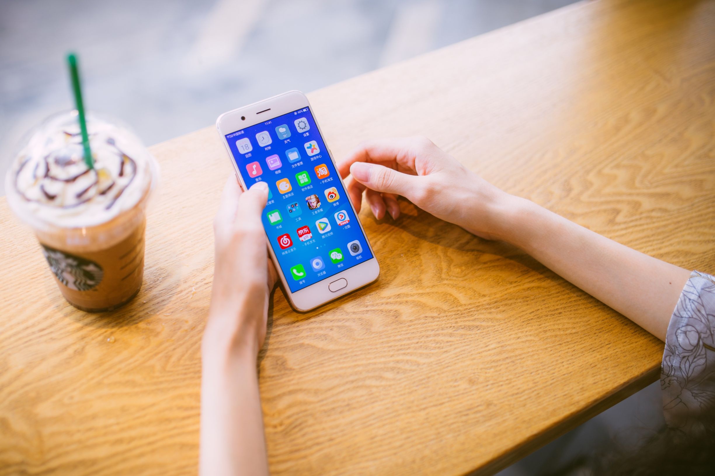 前后摄像头对比,前后摄像头同时拍摄iphone11