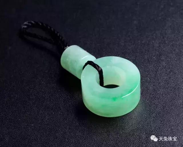 翡翠雕刻太阳轮的寓意,翡翠雕刻锦灰堆的寓意