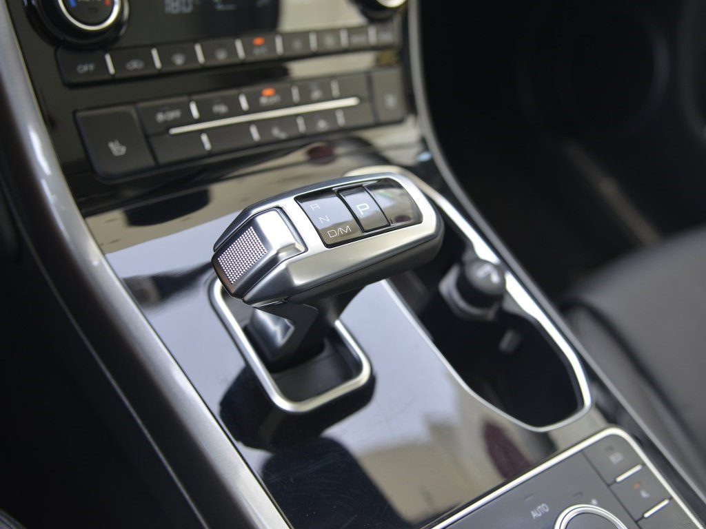 纠结到底买不买车,纠结买10万20万的车