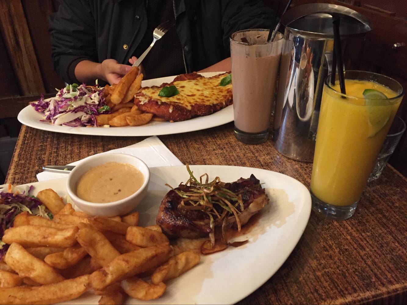 做吃货男友是什么体验,有一个吃货男闺蜜是什么样的体验