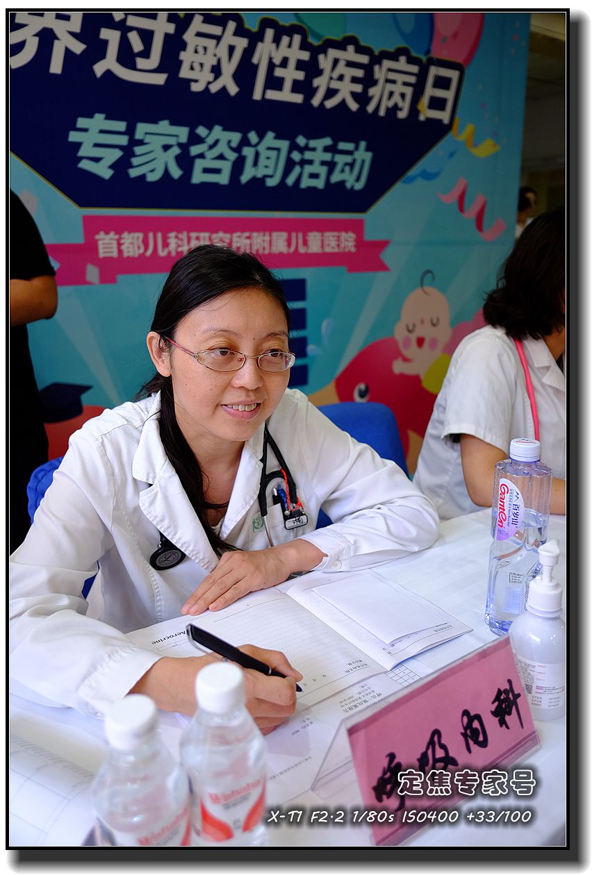 流鼻涕打喷嚏还发烧是什么原因,流鼻涕打喷嚏鼻涕带血丝发烧