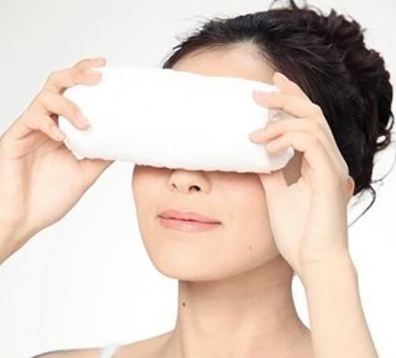 晚上运动完能喝水第二天眼睛浮肿,为什么晚上跑步第二天眼睛会肿