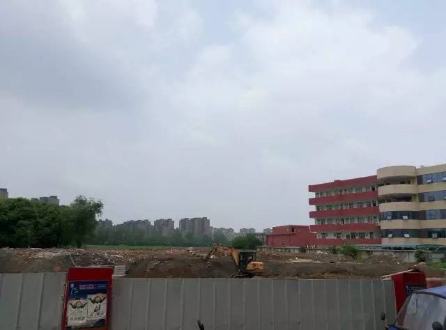 万达、苏宁都没来!龙湖景瑞拿地挺进南京*合六**!