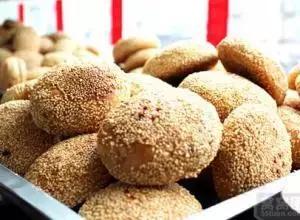 一个老外说一年之内吃遍成都,一个老外说要在一年内吃遍中国