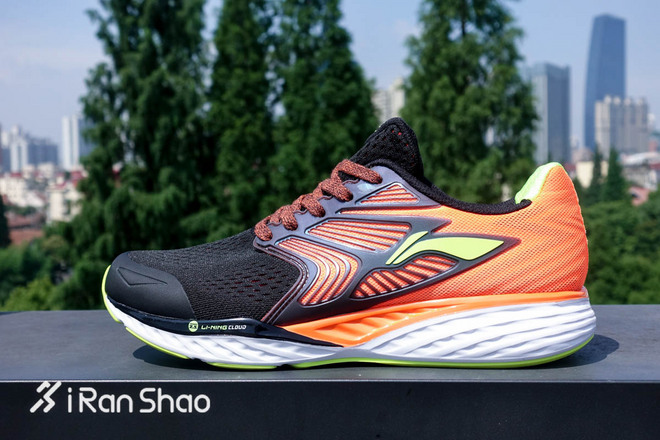 李宁云四代叠影芯片怎么用,李宁云四代跑鞋减震科技