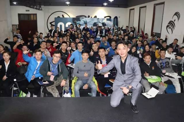 初学者用什么方法学好爵士舞,零基础爵士舞入门必学