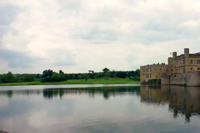 英国南部城市有哪些大学,英国的大学之城