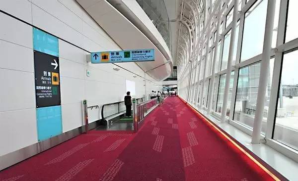 她是一位中国大妈，却带领着700个日本人，扫出了全球最干净机场「精益学堂」2017-7-14第895期