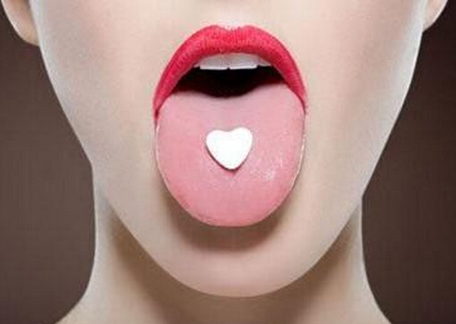 舌苔发白是怎么回事是什么病,舌苔发黄口臭还是舌苔发白口臭