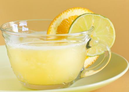 怎么榨柠檬汁出汁,柠檬原汁怎么调柠檬汁