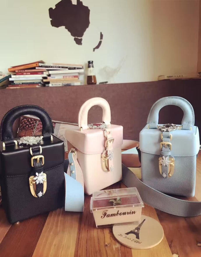 谁劝我都不好使,今夏就爱相机包!