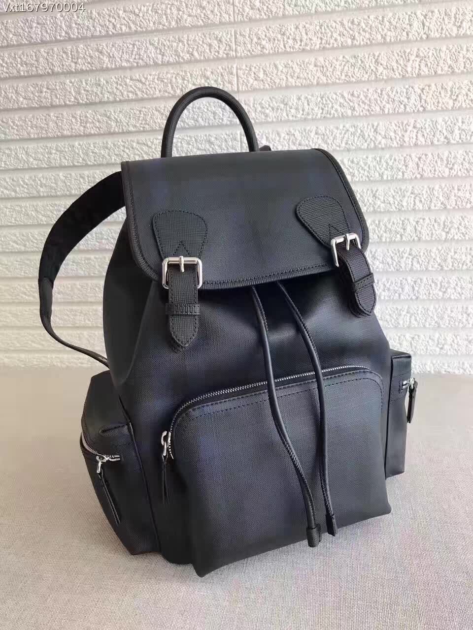 巴宝莉双肩背包经典款过时了吗,巴宝莉双肩包里有madeinchina