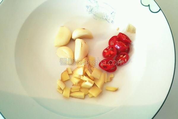 买来黄瓜吃不完自己怎样做酱黄瓜,第二天就能吃的酱黄瓜的腌制方法