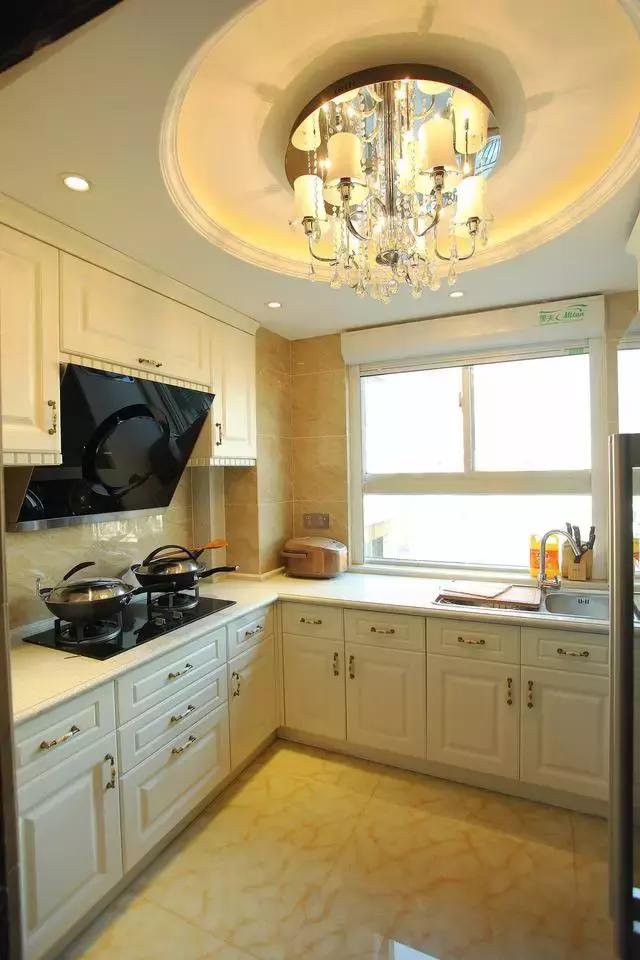 欧式水晶吊灯奢华大气,欧式吊灯搭配现代简约轻奢全屋