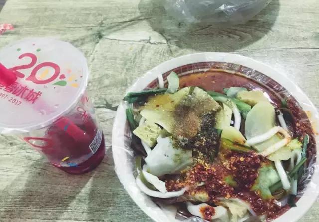 一个老外说要在1年内吃遍中国,结果5年了,还在新乡