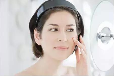 乳液、乳霜太油闷出痘痘怎么办？假的假的