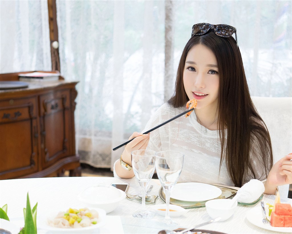 筷子吃饭是中国人的传统,筷子是中国人特有的就餐工具吗