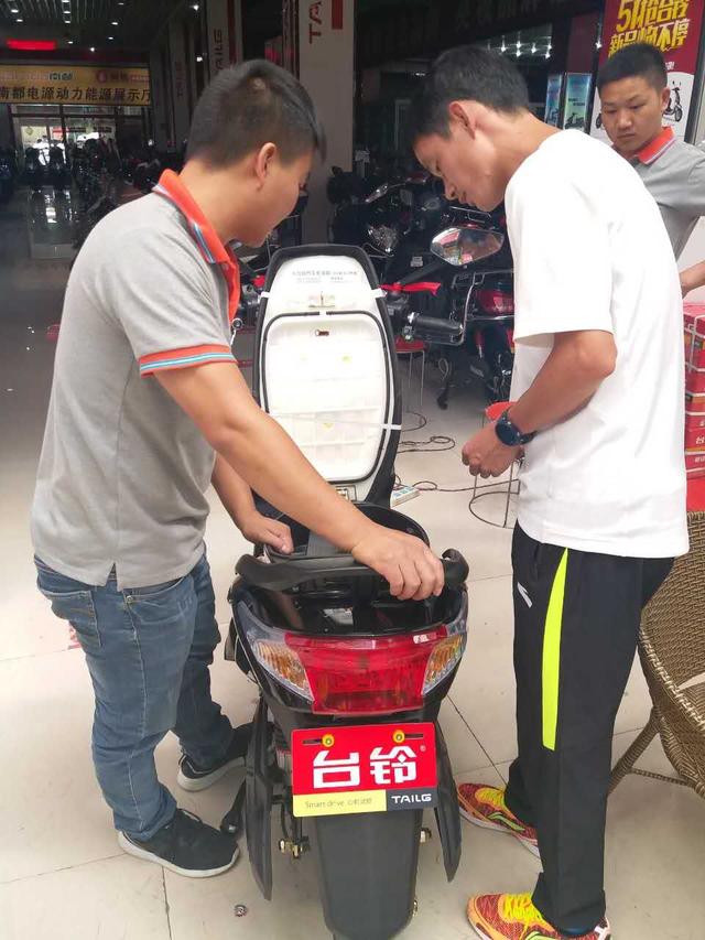 电动车充电器防反接是什么意思,电动车充电器反接了会坏吗