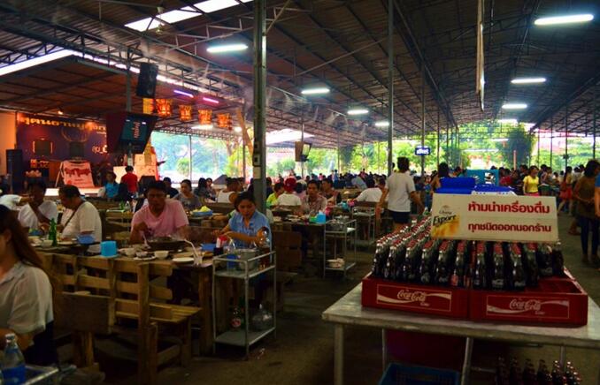 泰国千人火锅自助餐,泰国万人自助餐