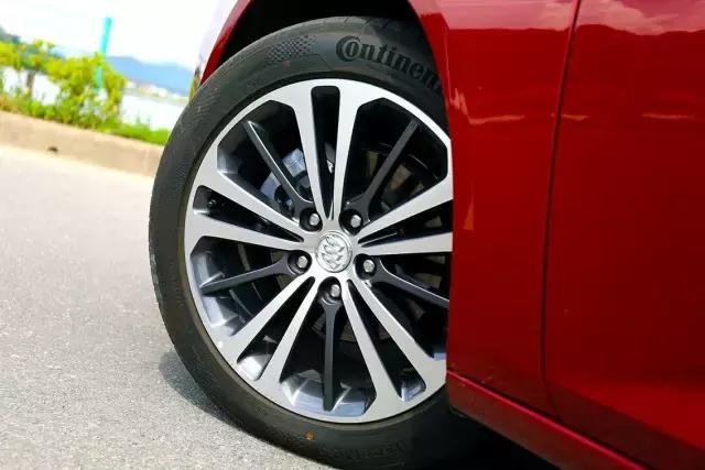 新君威2.0驾驶感受,新君威跑长途真实感受