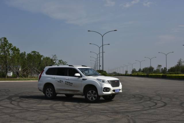 丰田霸道和哈弗h9拔河比赛,新款哈弗h9试驾