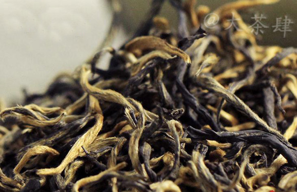 阐述喝红茶的健康益处和功效,红茶和黄茶的功效与作用区别