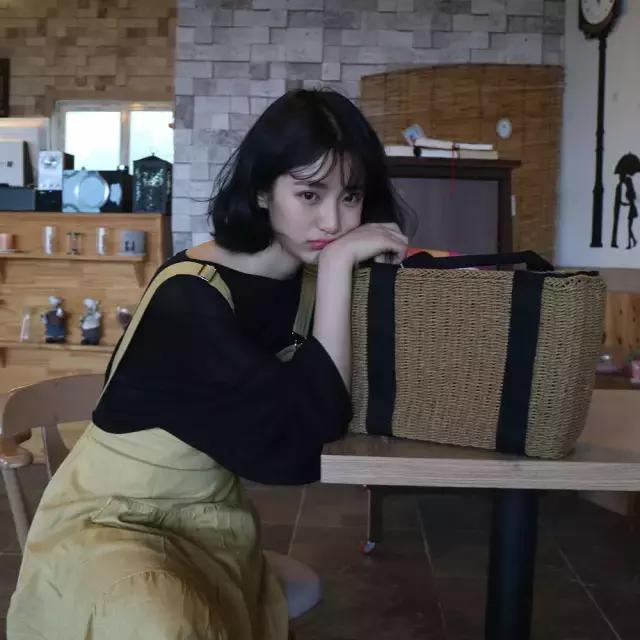 面部表情尴尬僵硬不自然怎么拍照,一拍照肢体就僵硬就尴尬