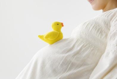 孕期肚子很痒怎么回事,孕妇肚子痒是宝宝长得快吗