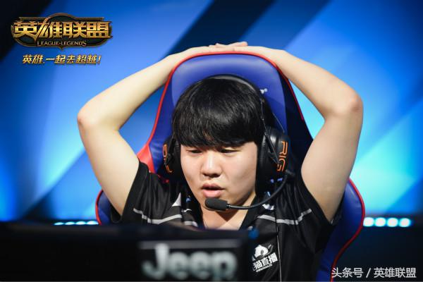 鑻遍泟鑱旂洘xiaohu琚闆嗛敠,灏忚檸瀵规垬rookie鑳滅巼