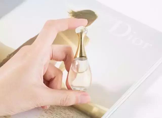 香水口红礼盒套装真实测评第一名,大牌化妆品口红小样是正品吗