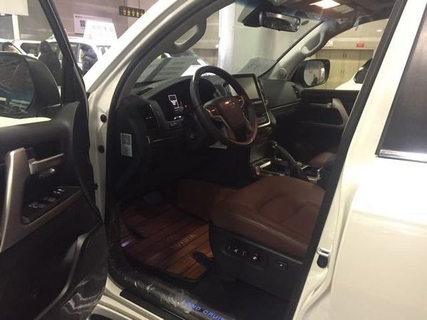 丰田酷路泽5700与4000的区别,丰田兰德酷路泽5700脱困能力