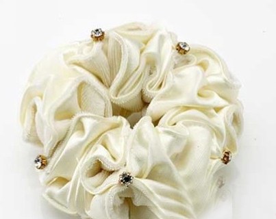 干练简约花苞头扎法教程,长直发凌乱花苞头扎法