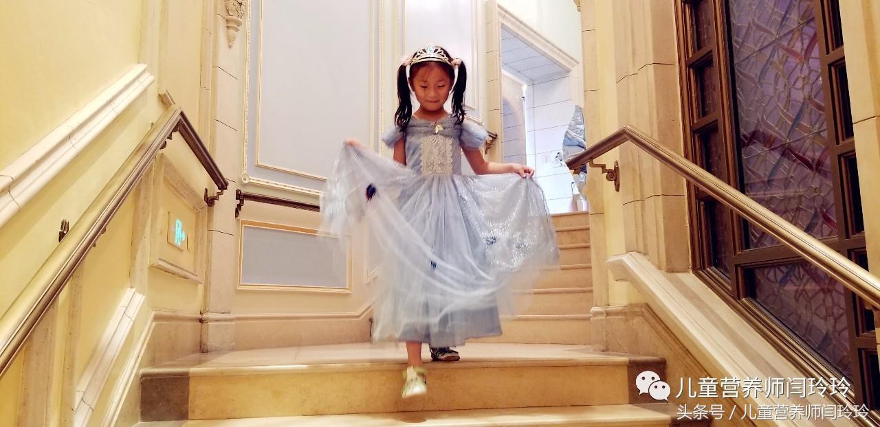 下雨天去迪士尼玩有影响吗,下雨天的迪士尼巡游