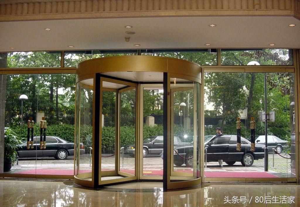 大东区定制三翼旋转门厂家,水晶门旋转门