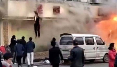 逃生火灾的正确方式,火灾逃生正确的做法